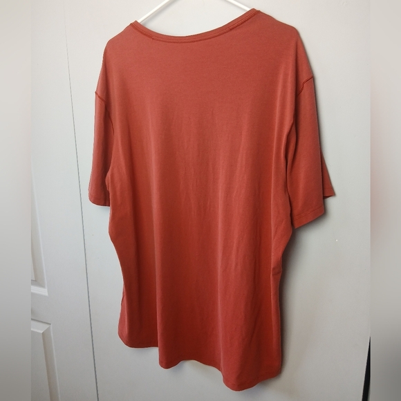 LULULEMON Red Orange V Neck Tee Shirt Men No Size Tag (XXL) See Measures - Picture 5 of 7